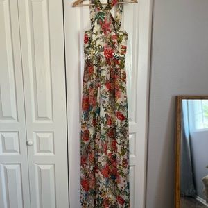 Lulu’s Floral Maxi Dress